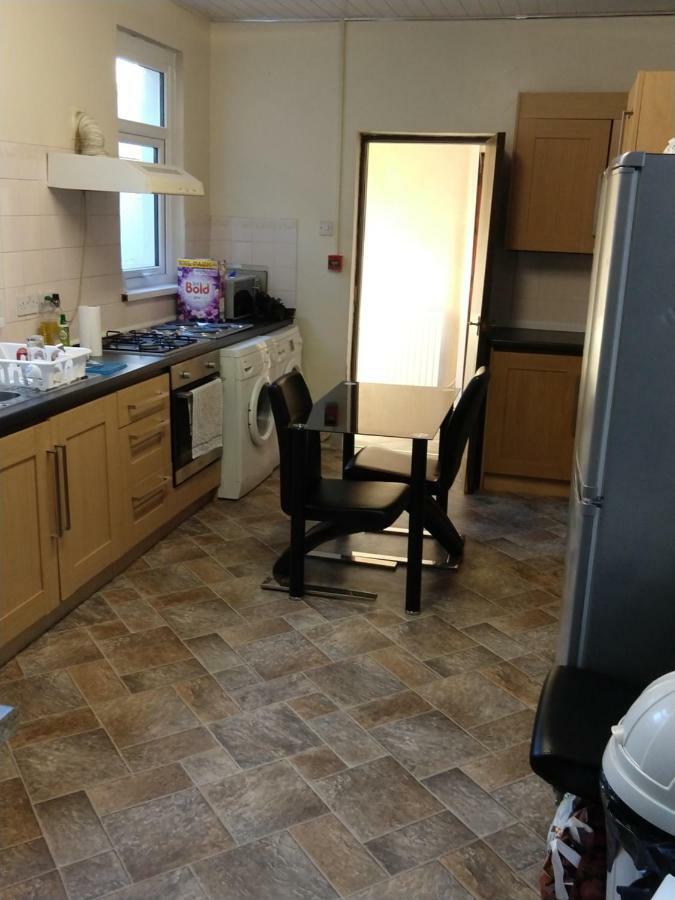 John St Town House - Self Catering - Guesthouse Style - Great Value Family And Double Rooms Workington Exterior photo