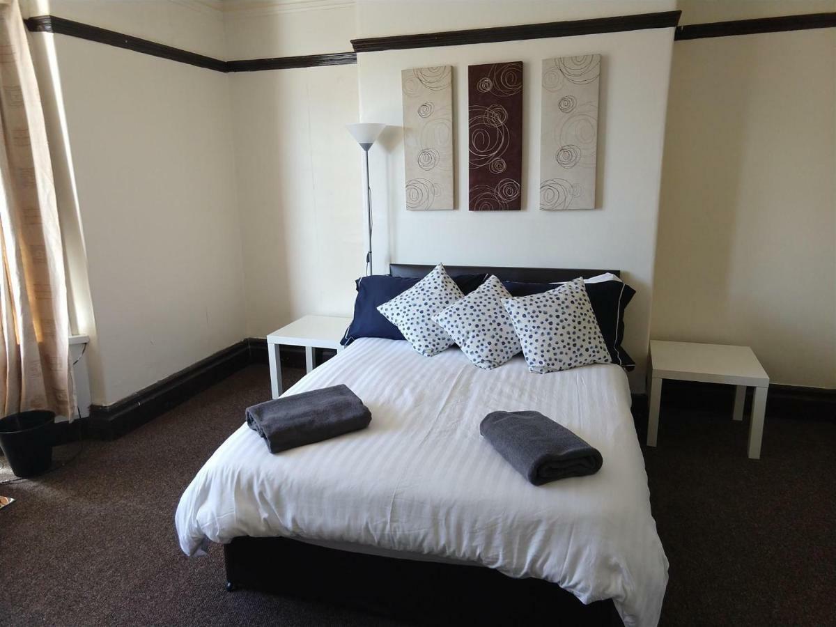 John St Town House - Self Catering - Guesthouse Style - Great Value Family And Double Rooms Workington Exterior photo